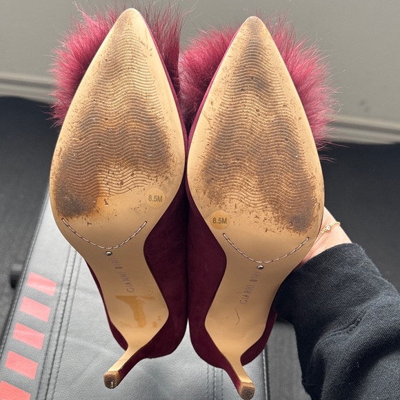 Gianni Bini Burgundy Suede Pumps Real Fox Fur Pom Pom Heels Size 8.5M - Picture 3 of 5